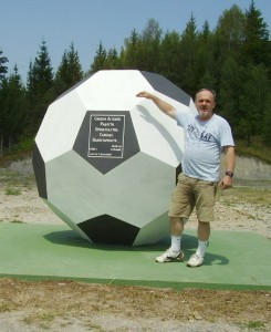 SVE-SE-VRTI-OKO-LOPTE