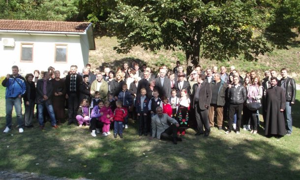 Susret fаmilije Čаrаpićа