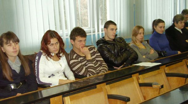 Sjednici su kao posmatrači prisustvovali i učenici Srednjoškolskog centra Sjednici su kao posmatrači prisustvovali i učenici Srednjoškolskog centra