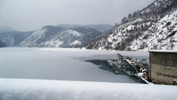 Zaledilo gornje Drinsko jezero