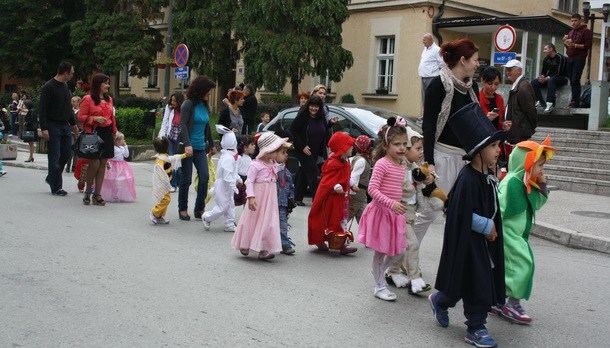 Dječiji maskenbal u Višegradu