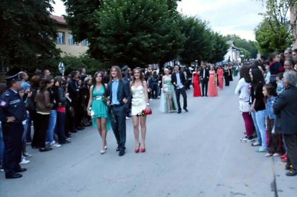 Matursko veče u Rogatici