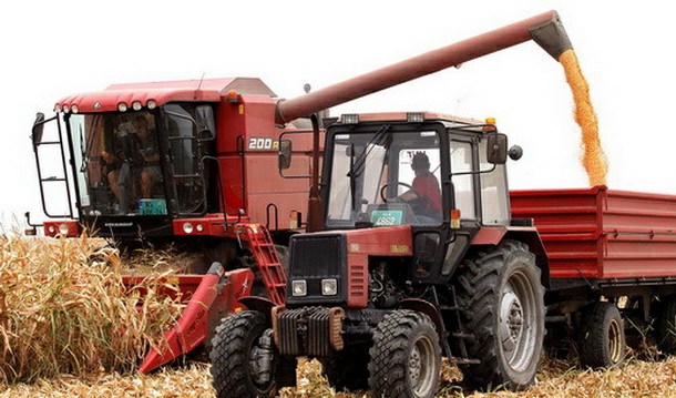 Kombajn i traktor