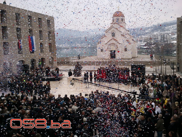 Matija Bećković otkriva spomenik Njegošu