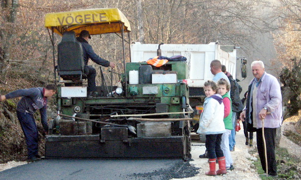 Asfaltiranje u Rogatici-Ziličine
