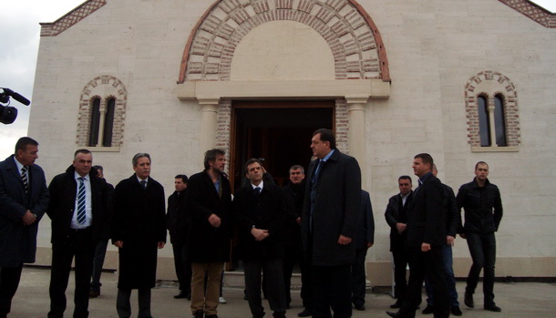 Koštunica i Dodik u Andrićgradu