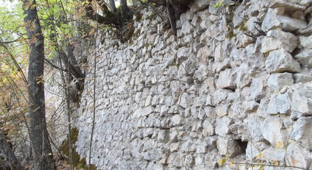 Srenjovjekovni grad Borač