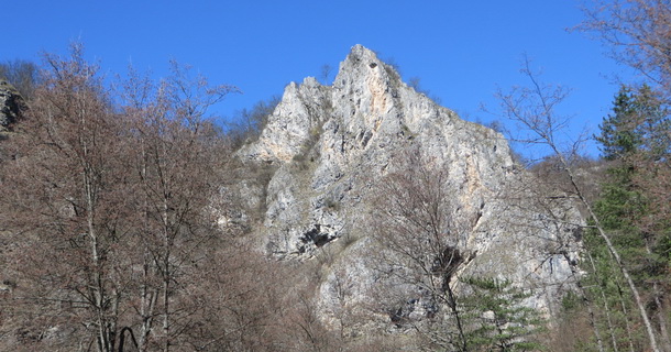 Djevojačka stijena u Starom Brodu