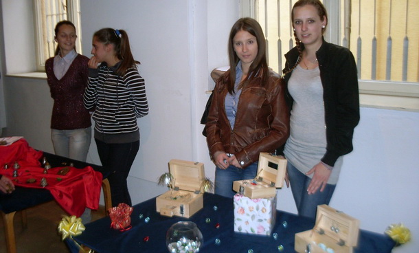 Izložba učenika u Foči