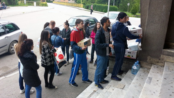 Studenti bogoslovije i medicine-pomoć