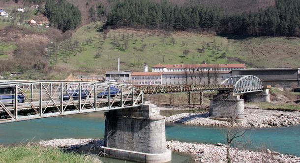 Zeljeznicki most u Foci