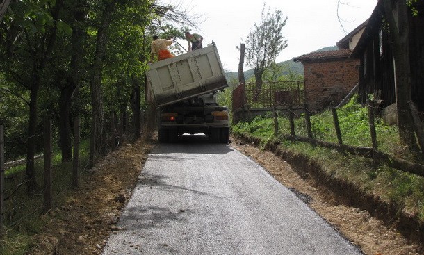 Asfalt u Bovanu Rudom