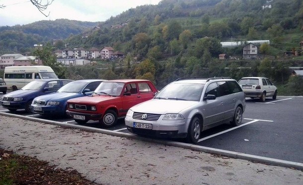 Parking ispred bolnice