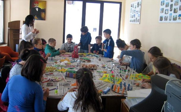 Skolarci sarali jaja u Cajnicu 2