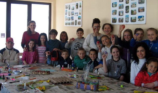 Skolarci sarali jaja u Cajnicu