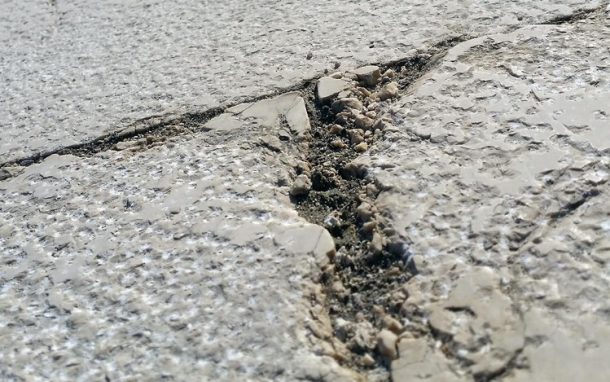 cuprija-2-s-ispucale-kamene-ploce