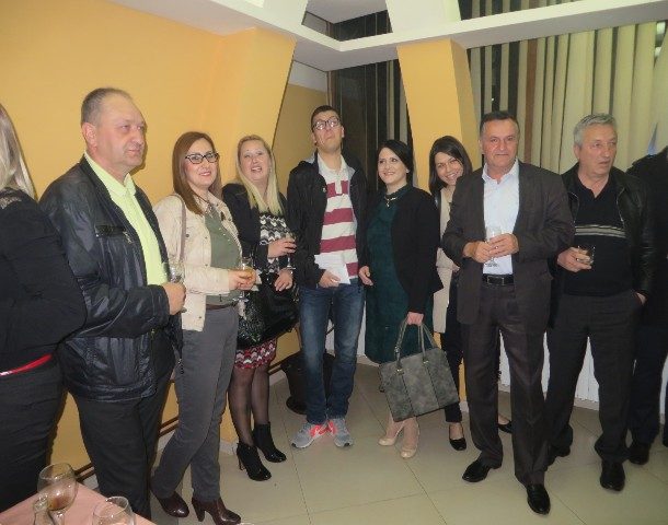 rogatica-mladen-u-drustvu-donatora1-610x480