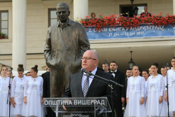 otvoren-drugi-sajam-knjiga-u-andricgradu-1