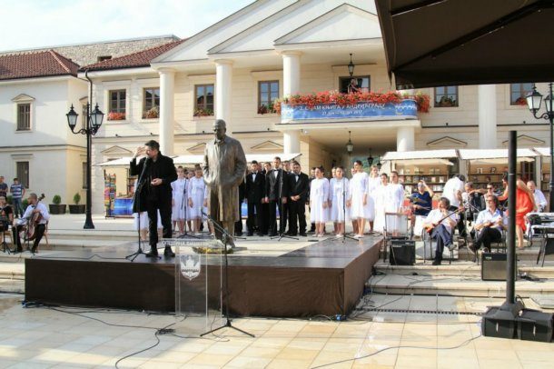 otvoren-drugi-sajam-knjiga-u-andricgradu-4