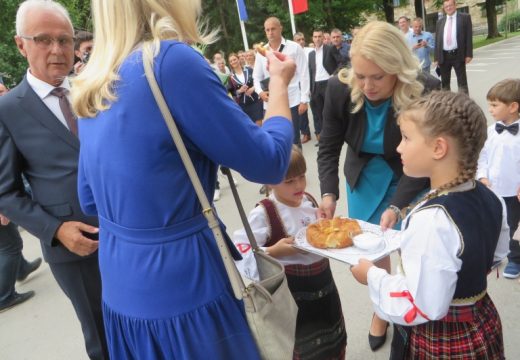 Povelja opštine Željki Cvijanović [FOTO]