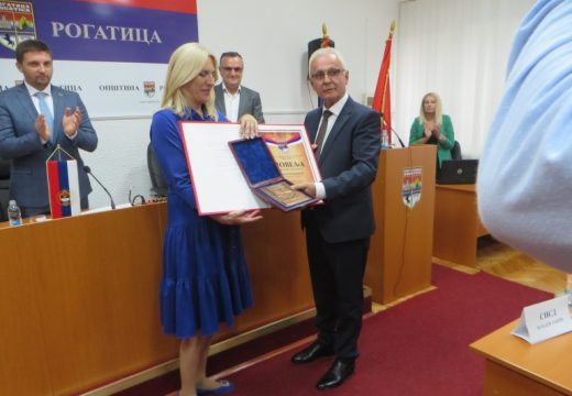 Povelja opštine Željki Cvijanović [FOTO]
