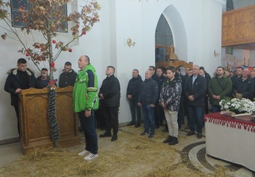 Badnje veče u Rogatici [FOTO]
