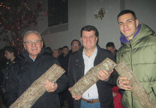 Badnje veče u Rogatici [FOTO]