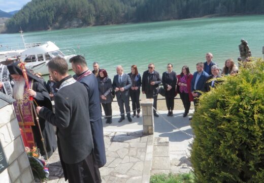 Stari Brod u kanjonu Drine – Parastos starobrodskim mučenicima [FOTO] (VIDEO)