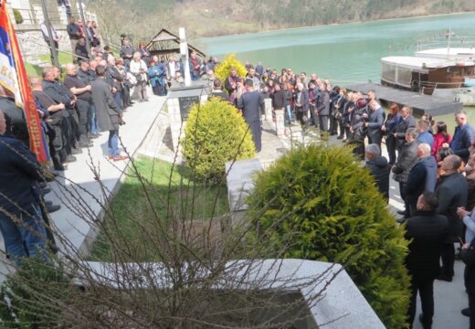 Stari Brod u kanjonu Drine – Parastos starobrodskim mučenicima [FOTO] (VIDEO)