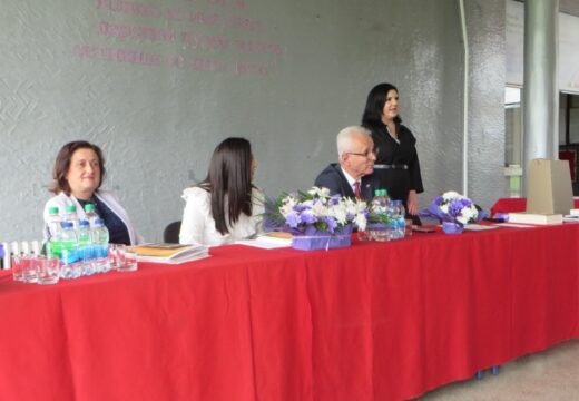 Okončano školovanje još jedne generacije srednjoškolaca u Rogatici – Radoš Mališić ponio pregršt priznanja [FOTO]