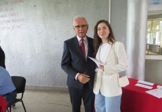 Okončano školovanje još jedne generacije srednjoškolaca u Rogatici – Radoš Mališić ponio pregršt priznanja [FOTO]