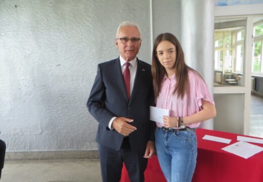 Okončano školovanje još jedne generacije srednjoškolaca u Rogatici – Radoš Mališić ponio pregršt priznanja [FOTO]