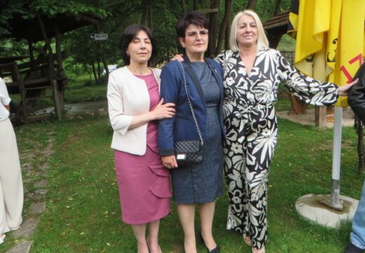 Juče poslije podne i sinoć u Ziličini kod Rogatice – Susret maturanata iz 1983. godine [FOTO]
