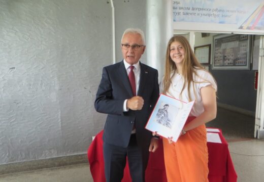 Okončano školovanje još jedne generacije srednjoškolaca u Rogatici – Radoš Mališić ponio pregršt priznanja [FOTO]