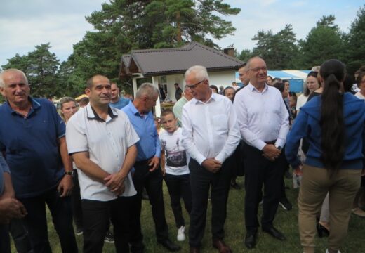 Ilindan na Borikama – Tradicionalno saborovanje kod lokalne crkve [FOTO]