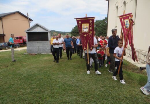 Ilindan na Borikama – Tradicionalno saborovanje kod lokalne crkve [FOTO]