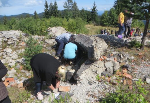 Zlovrh kod Žepe – Sjećanje i parastos za žrtve NATO bombardovanja [FOTO]