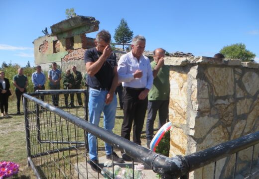 Zlovrh kod Žepe – Sjećanje i parastos za žrtve NATO bombardovanja [FOTO]