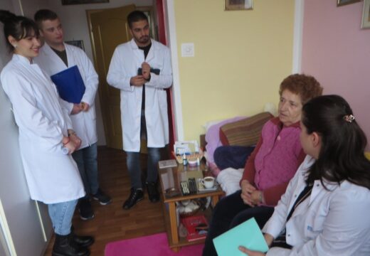 Medicinari iz Foče u Domu „Sunce“ u Rogatici