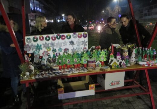 Novogodišnji bazar u režiji vrtića „Bambi“ [FOTO]