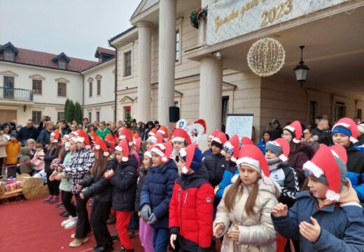 Brojni nastupi u Andrićgradu privukli pažnju posjetilaca [FOTO]