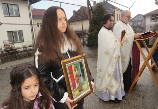 Bogojavljenje u Rogatici – Osvećena voda otišla u brojna domaćinstva [FOTO]