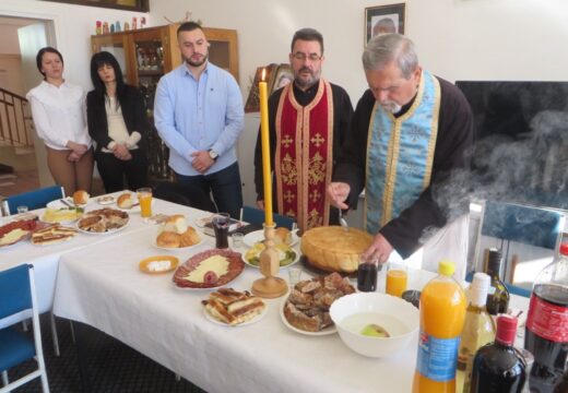 Osnovna škola „Sveti Sava“ u Rogatici obilježila krsnu slavu Svetog Savu [FOTO]