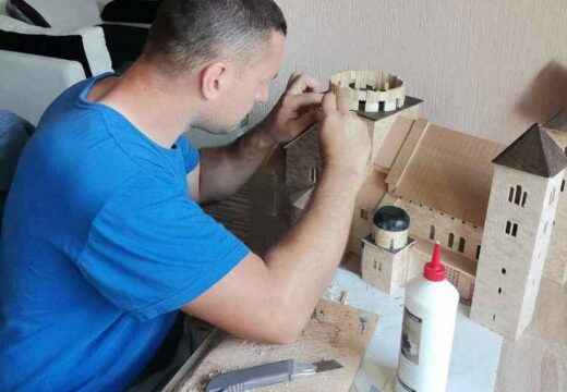 Izradio makete 11 fočanskih hramova – Patrijarhov osmijeh najljepša nagrada [FOTO]
