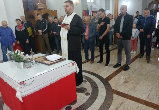 Rogatičanin Snežan Obradović na petom hodočašću u manastir Ostrog [FOTO]