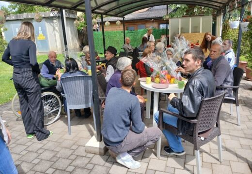 Budući doktori u posjeti Domu staraca „Sunce“ u Rogatici [FOTO]