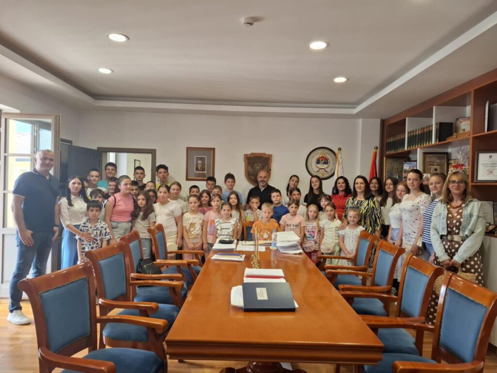 Đurević upriličio prijem za djecu sa Kosova i Metohije