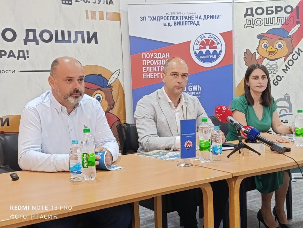 Obezbijeđen i bogat muzički program