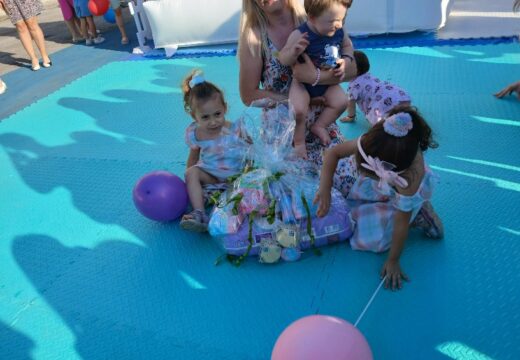 Konferencija beba – Aplauzi i nagrade za porodicu Mijatović [FOTO]