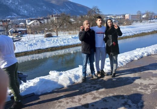 Plivanje za Časni krst u Rogatici [FOTO]